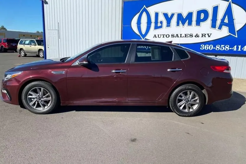 2020 Kia Optima LX photo 1