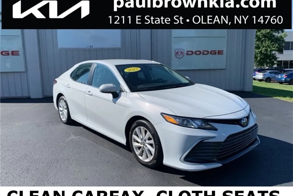 2023 Toyota Camry LE photo 1