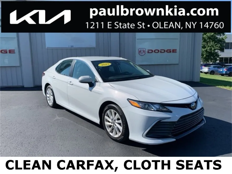 2023 Toyota Camry LE photo 1