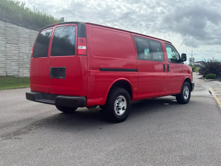 2016 Chevrolet Express 2500 Cargo Van photo 1