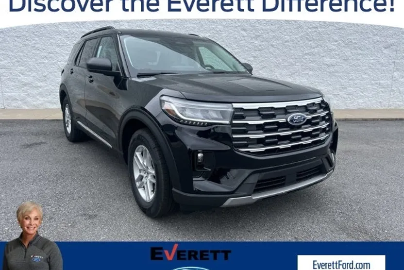 2025 Ford Explorer photo 1