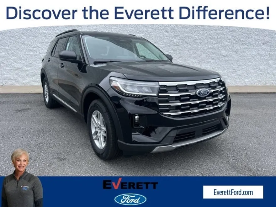 2025 Ford Explorer photo 1