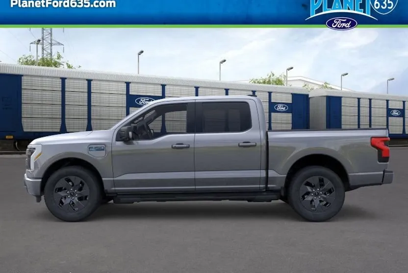 2025 Ford F-150 Lightning photo 1