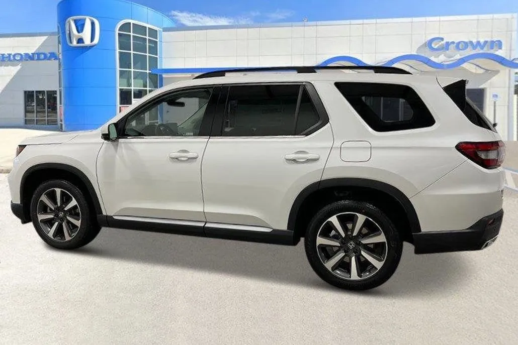 2025 Honda Pilot Elite photo 1