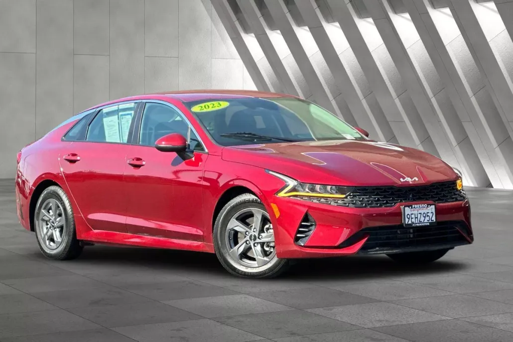 2023 Kia K5 LXS photo 1