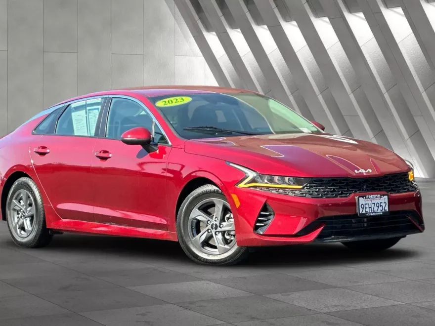 2023 Kia K5 LXS photo 1