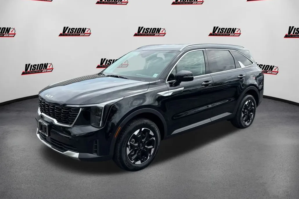 2025 Kia Sorento S photo 1