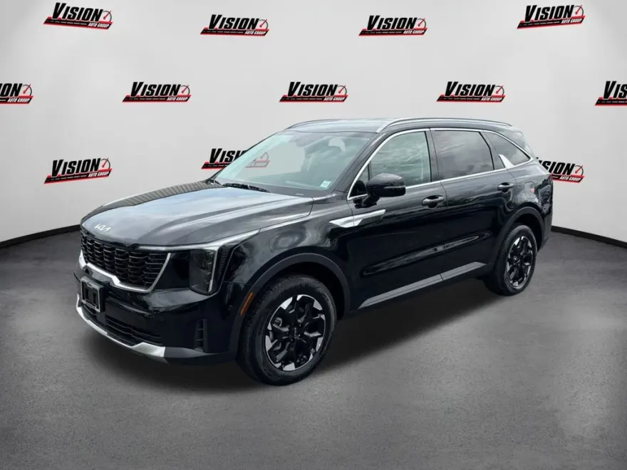 2025 Kia Sorento S photo 1