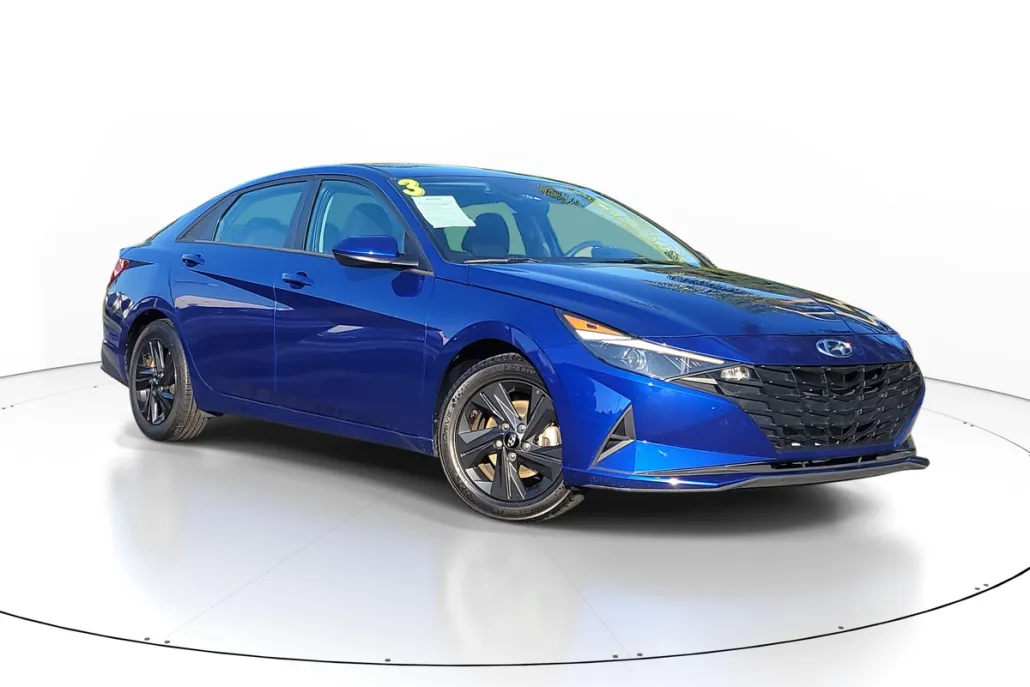 2023 Hyundai Elantra SEL photo 1