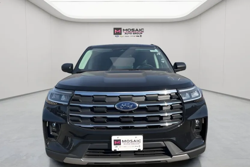2025 Ford Explorer photo 1