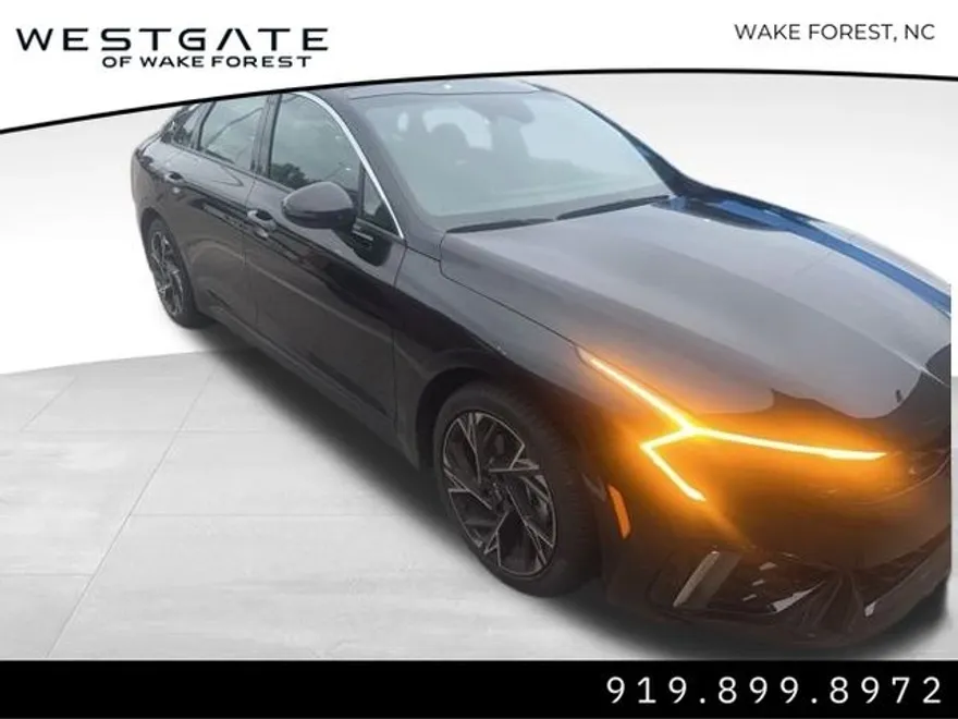 2025 Kia K5 GT-Line photo 1