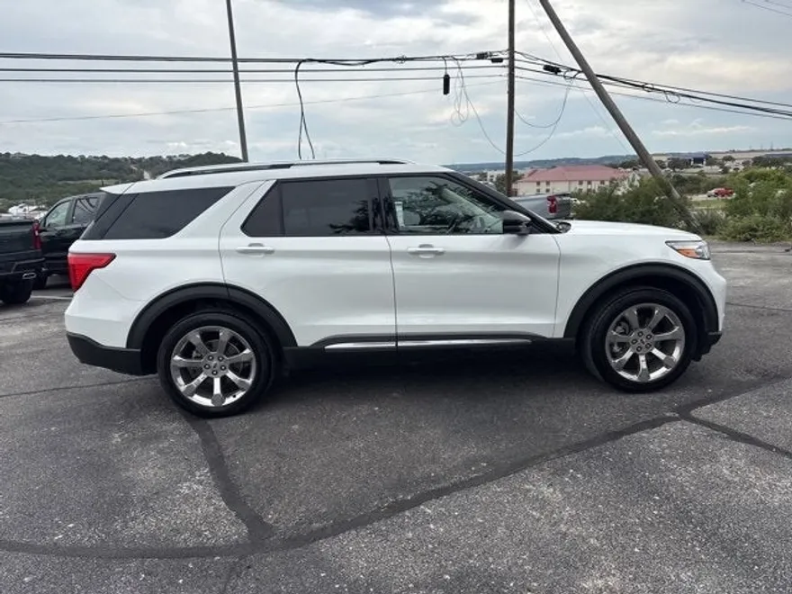 2020 Ford Explorer Platinum photo 1