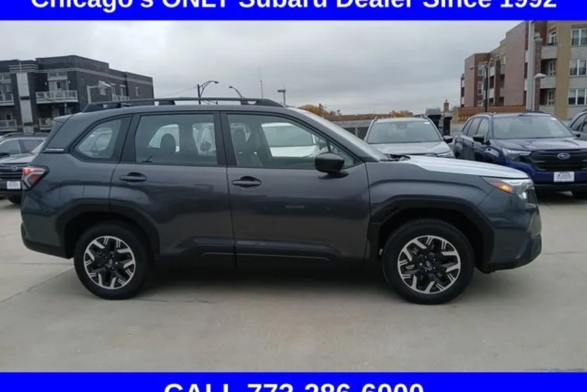 2025 Subaru Forester Base photo 1