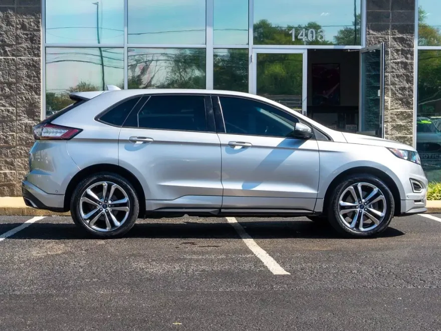 2015 Ford Edge Sport photo 1