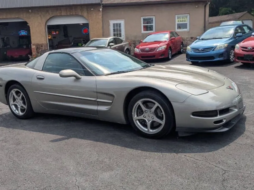 2001 Chevrolet Corvette photo 1