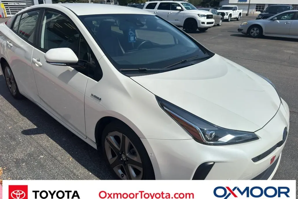 2020 Toyota Prius Limited photo 1