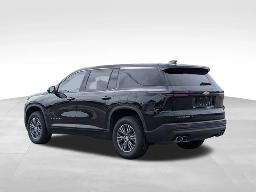 2024 Chevrolet Traverse LS photo 1