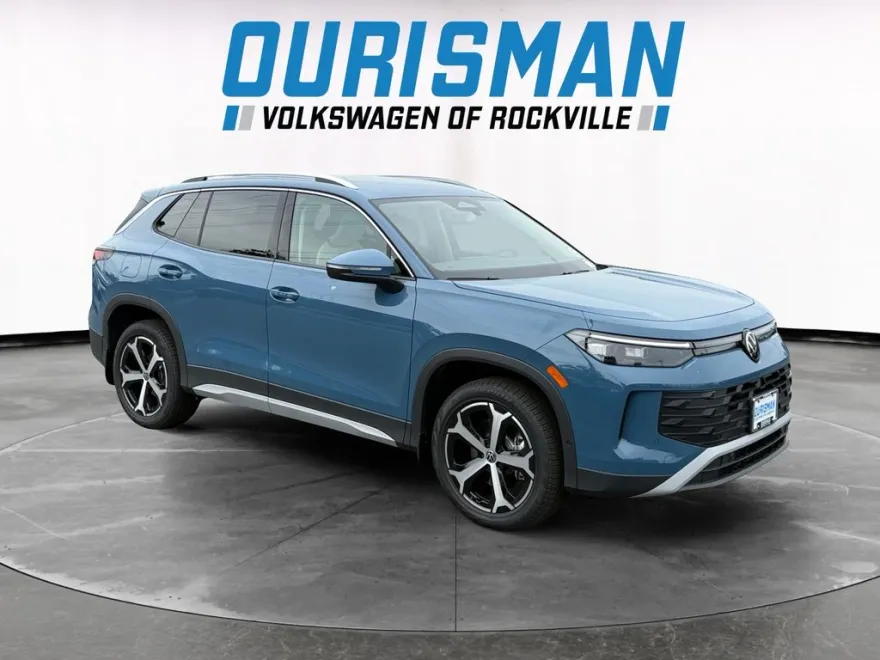 2025 Volkswagen Tiguan SE photo 1