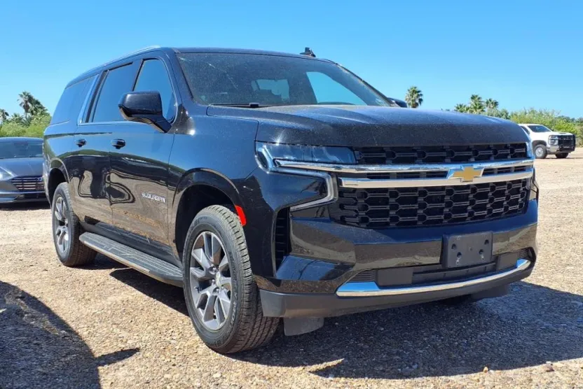 2022 Chevrolet Suburban LS photo 1