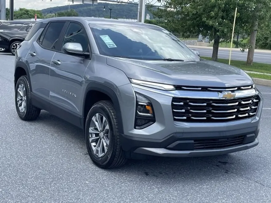 2026 Chevrolet Equinox LT photo 1
