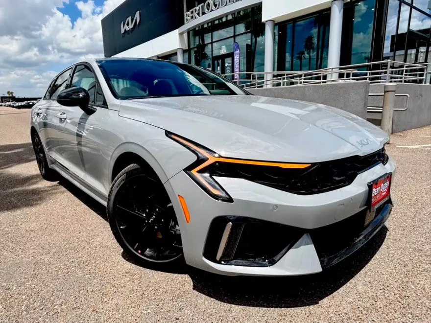 2026 Kia K5 GT-Line photo 1