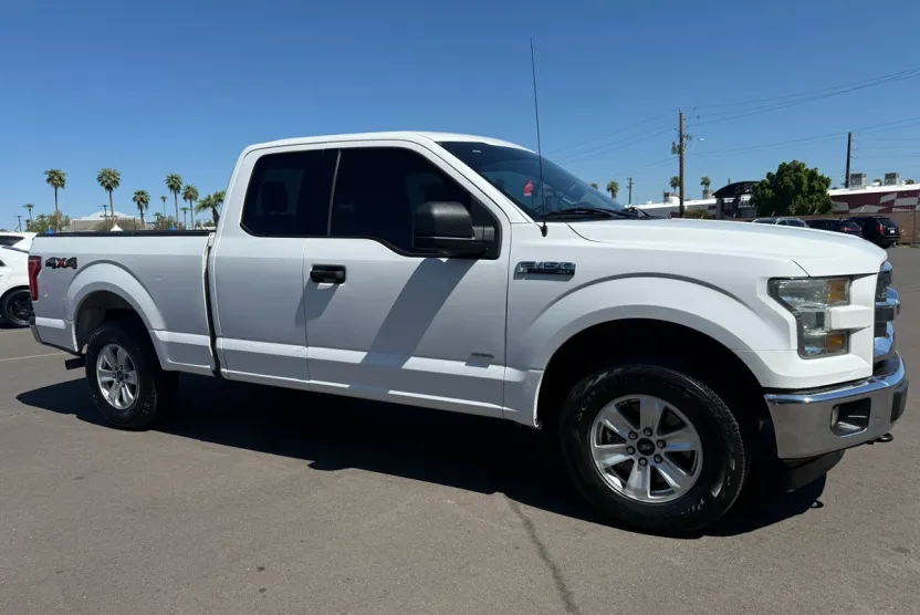 2017 Ford F-150 XLT photo 1