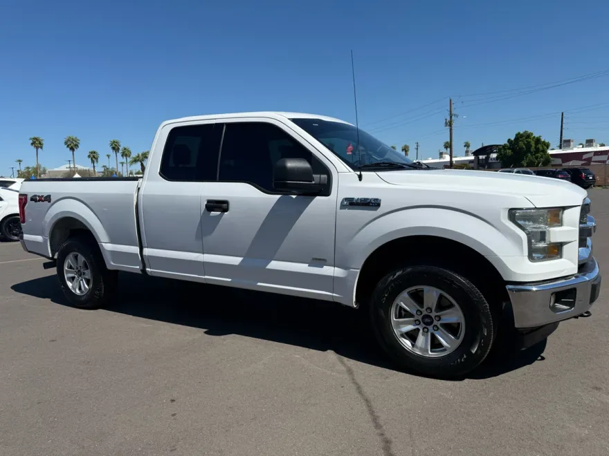 2017 Ford F-150 XLT photo 1