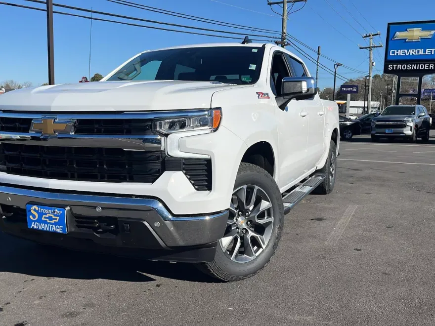 2025 Chevrolet Silverado 1500 LT photo 1