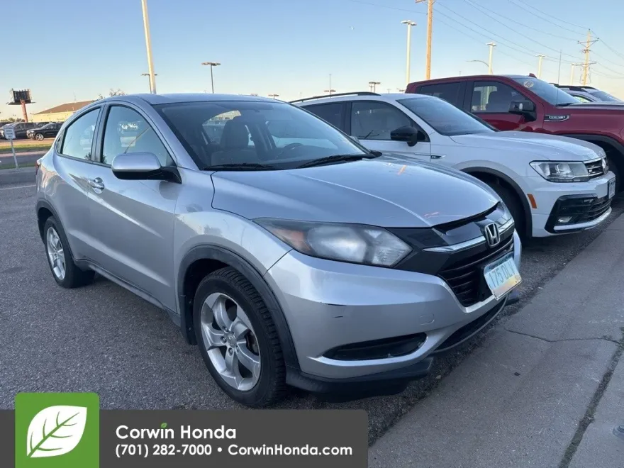 2016 Honda HR-V LX photo 1