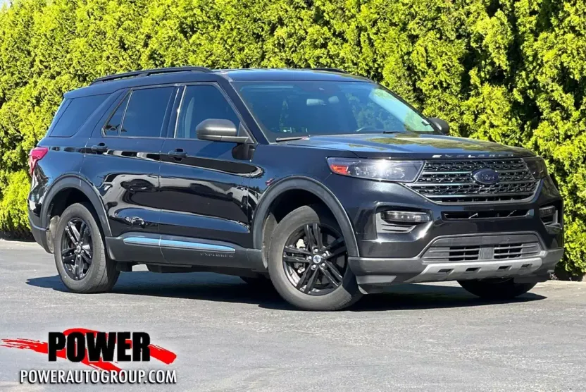 2020 Ford Explorer XLT photo 1