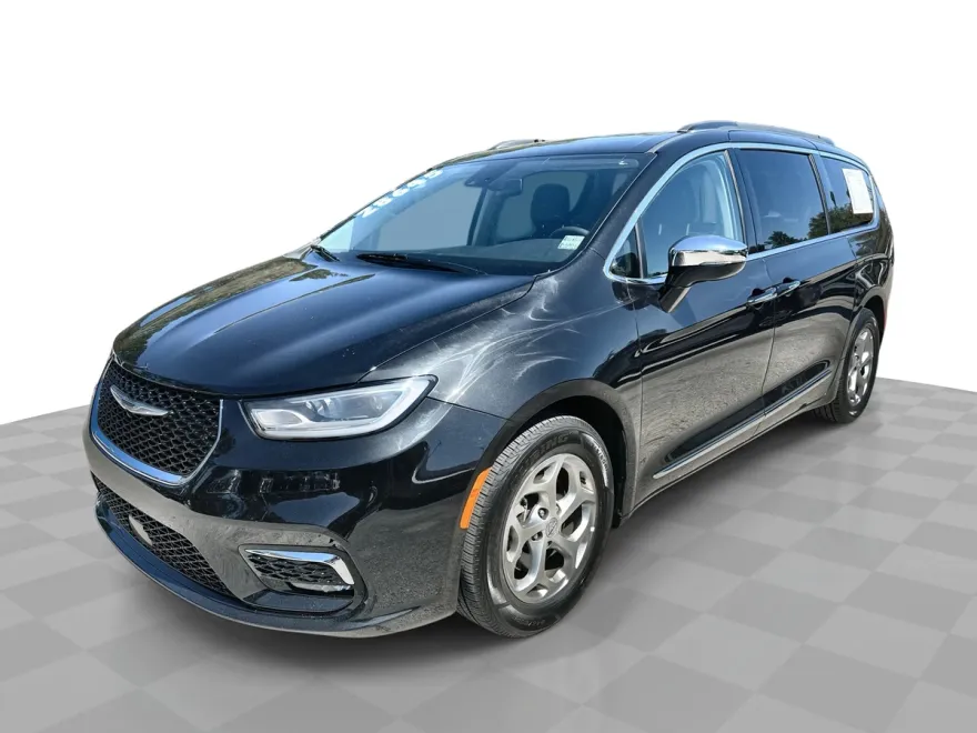 2023 Chrysler Pacifica Limited photo 1