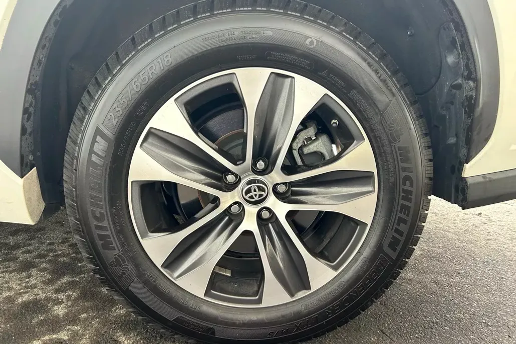 2023 Hyundai Santa Fe SEL photo 1