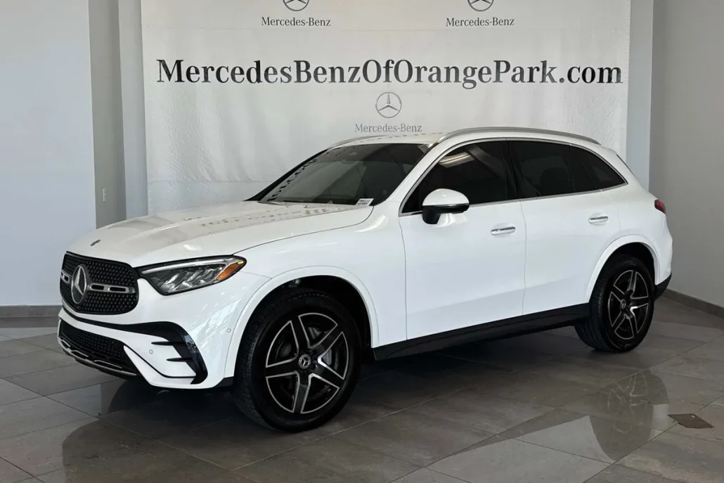 2024 Mercedes Benz GLC 300 4MATIC photo 1