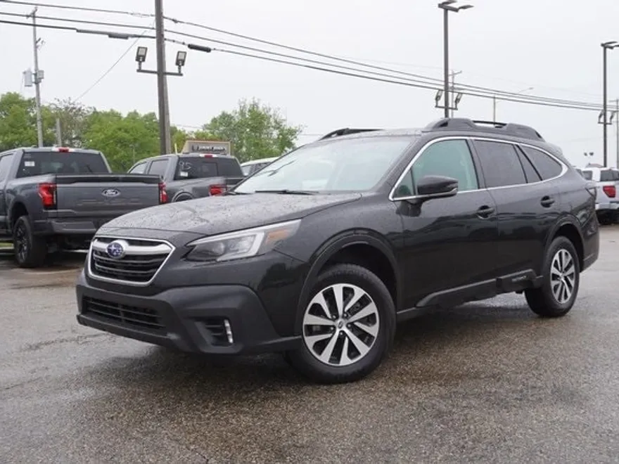 2022 Subaru Outback Premium photo 1