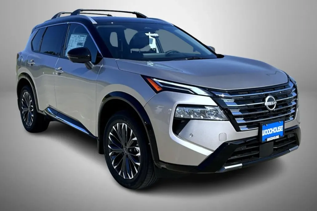 2026 Nissan Rogue Platinum photo 1
