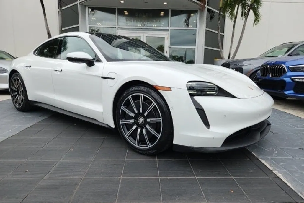 2022 Porsche Taycan Base photo 1