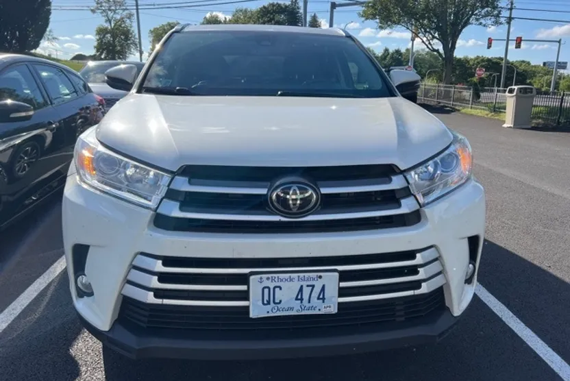 2019 Toyota Highlander XLE photo 1