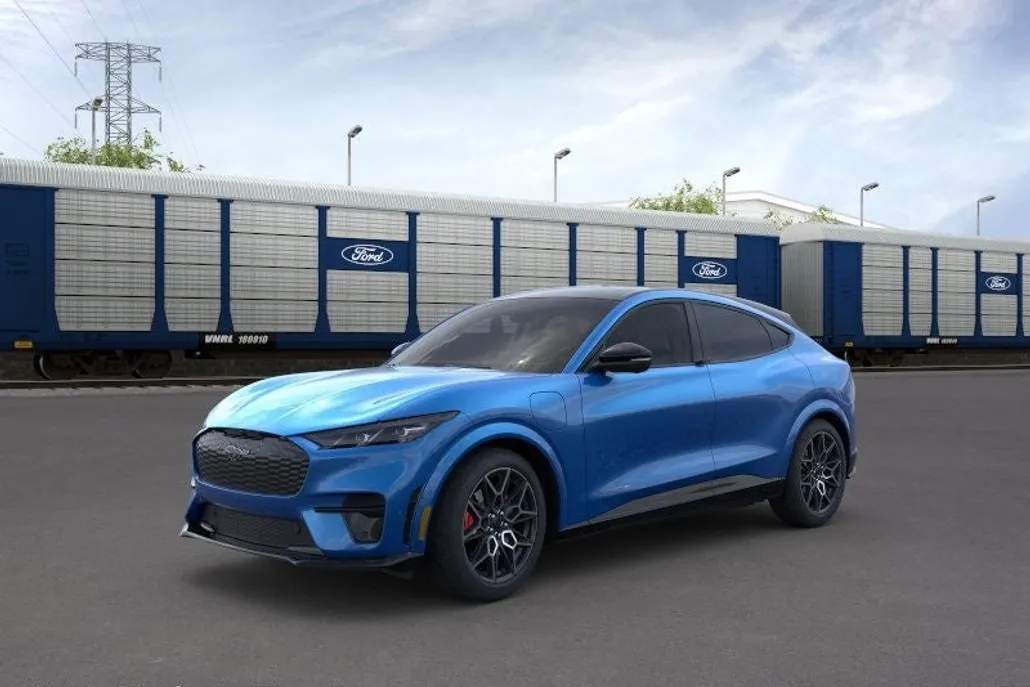 2025 Ford Mustang Mach-E GT photo 1