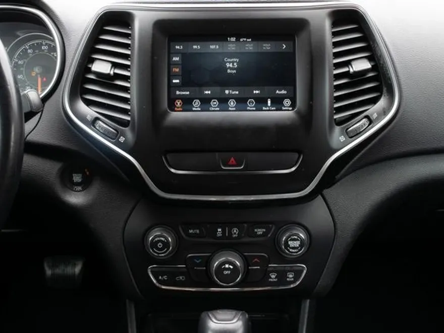 2019 Jeep Cherokee Latitude photo 25