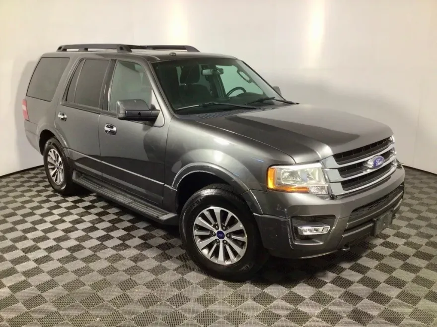 2017 Ford Expedition XLT photo 1