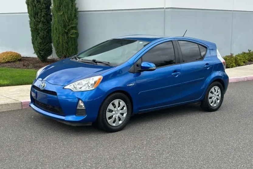 2012 Toyota Prius C Two photo 1