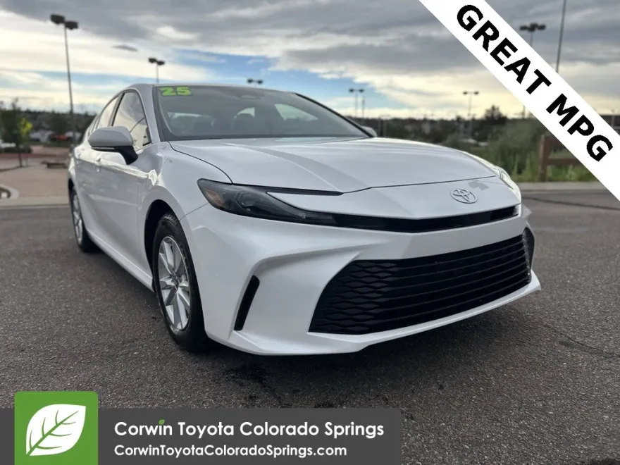 2025 Toyota Camry LE photo 1
