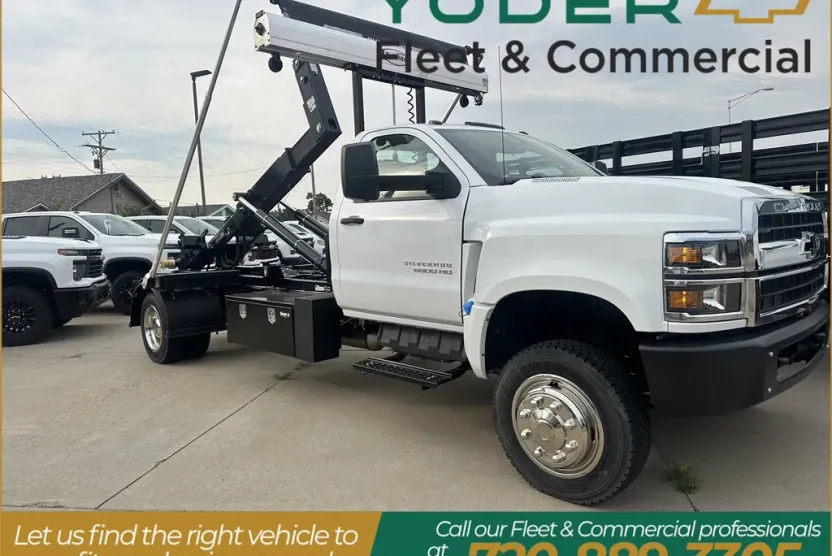 2023 Chevrolet Silverado 6500HD Work Truck photo 1