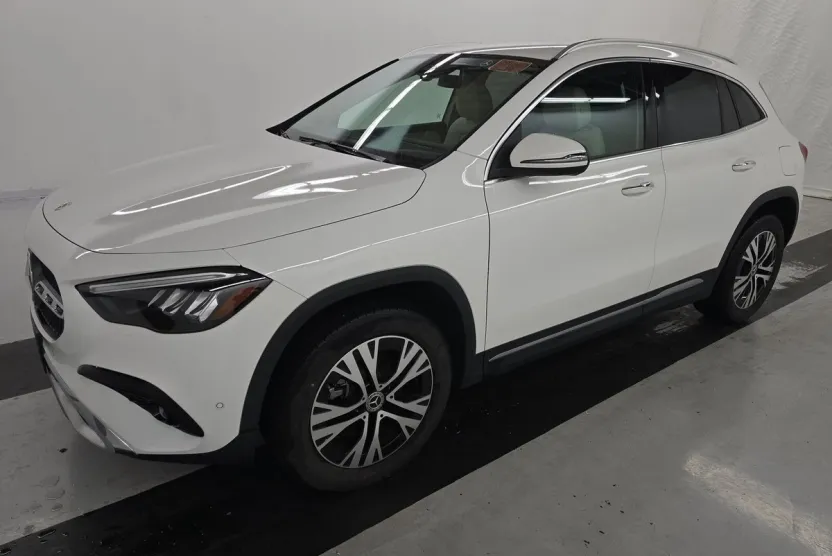 2024 Mercedes Benz GLA 250 photo 1