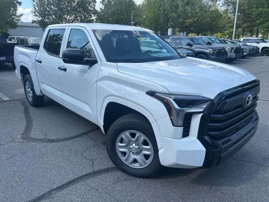 2026 Toyota Tundra SR CrewMax photo 1