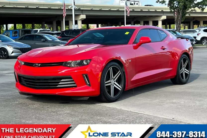 2018 Chevrolet Camaro 1LT photo 1