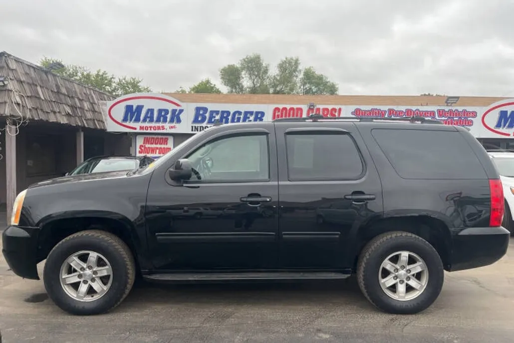 2010 Gmc Yukon SLE photo 1