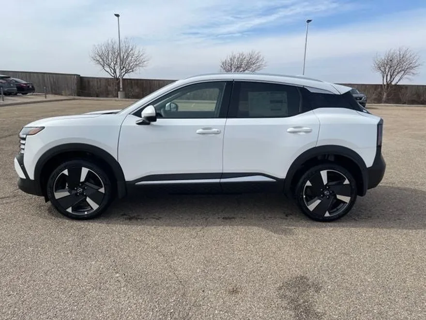 2025 Nissan Kicks SR photo 1