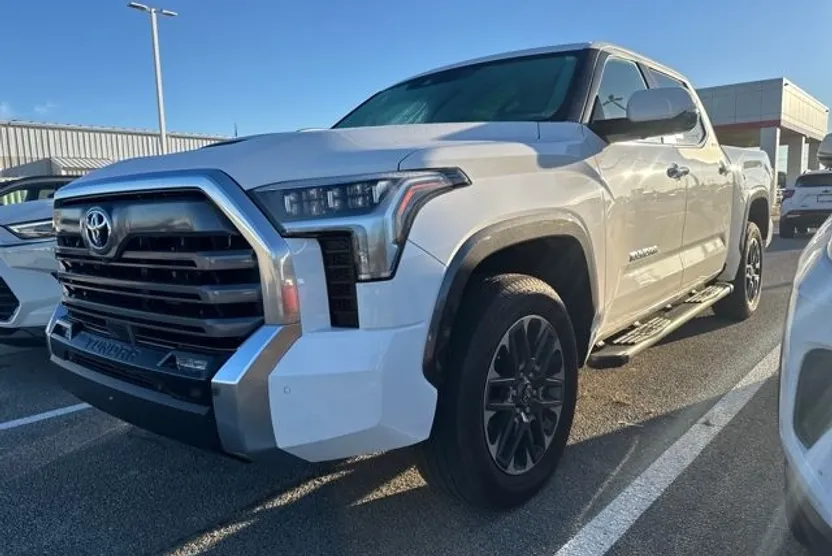 2025 Toyota Tundra Limited photo 1