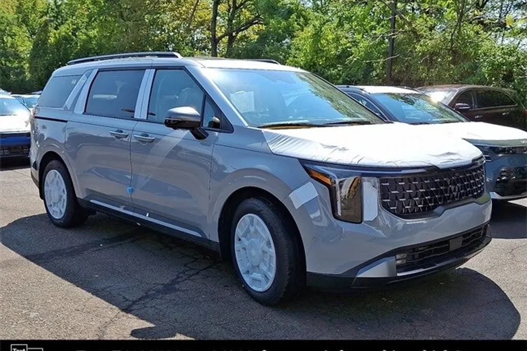 2026 Kia Carnival SX photo 1